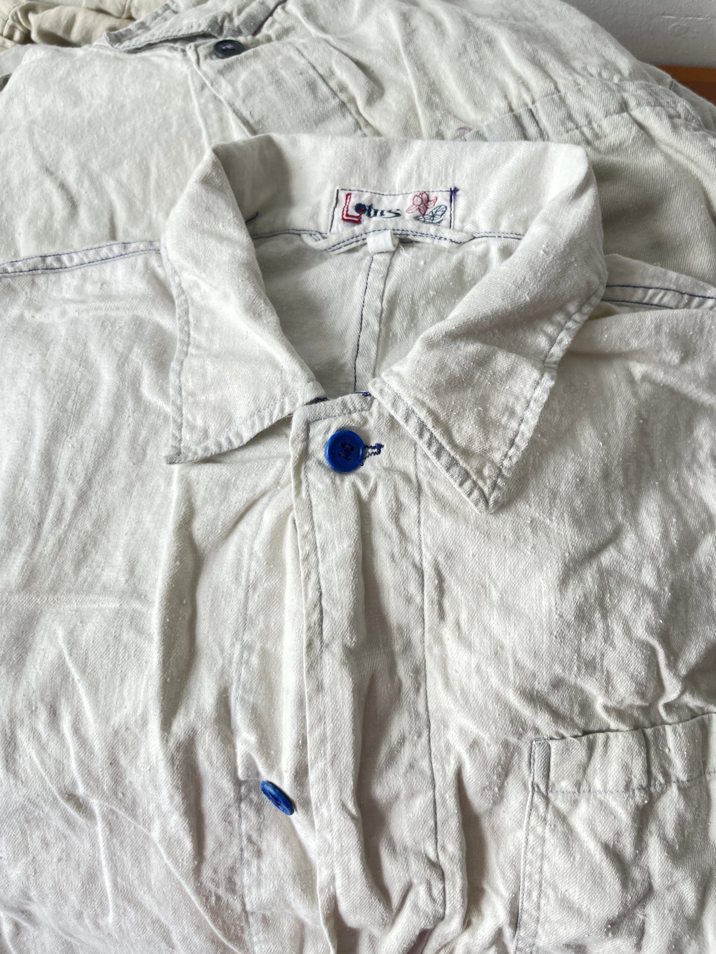 Workwear-Jacke aus verblichener gebleichter Baumwolle