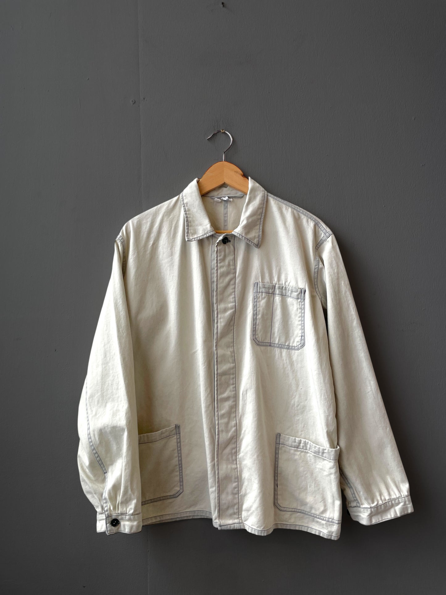 Workwear-Jacke aus verblichener gebleichter Baumwolle