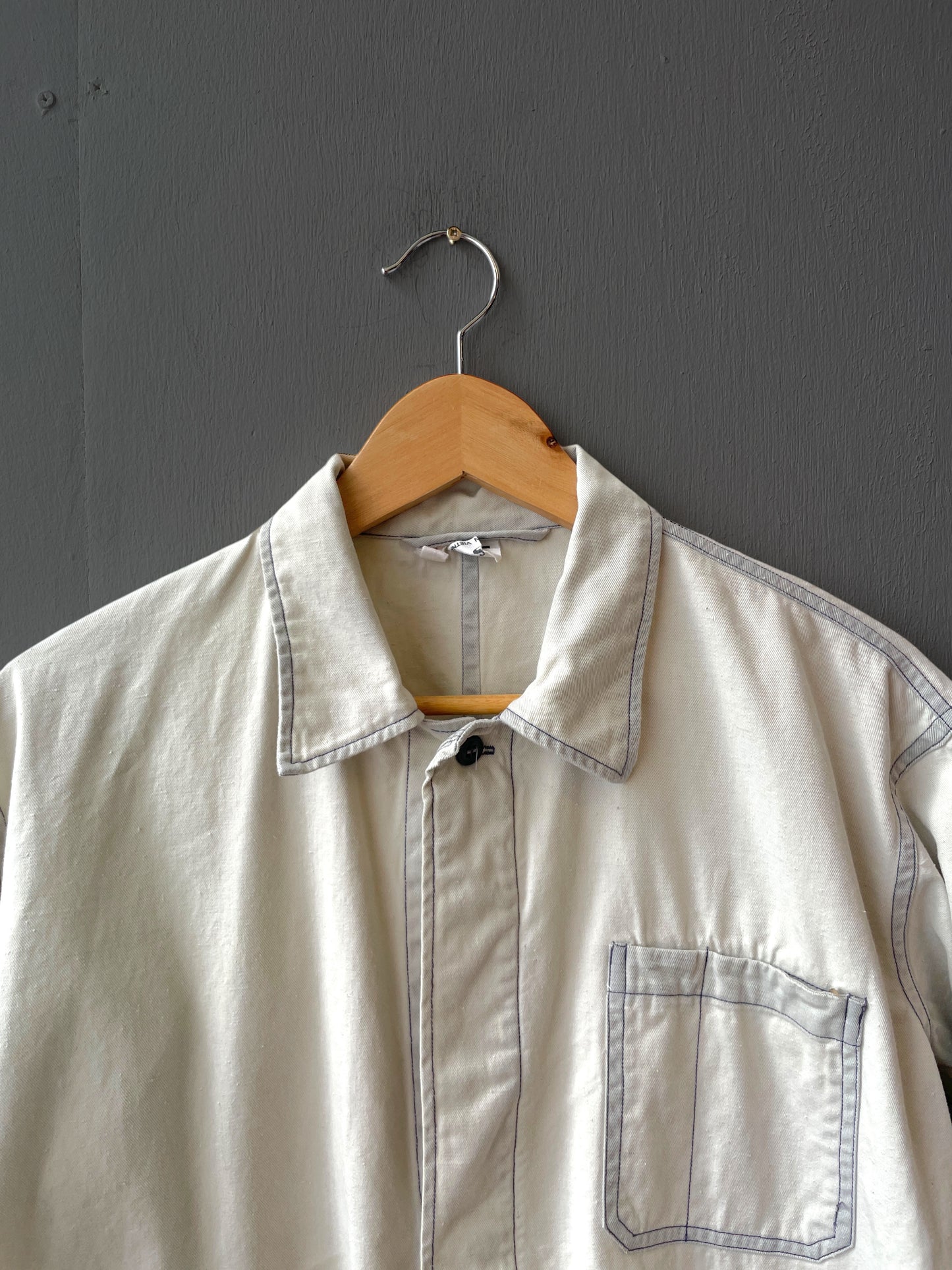 Workwear-Jacke aus verblichener gebleichter Baumwolle