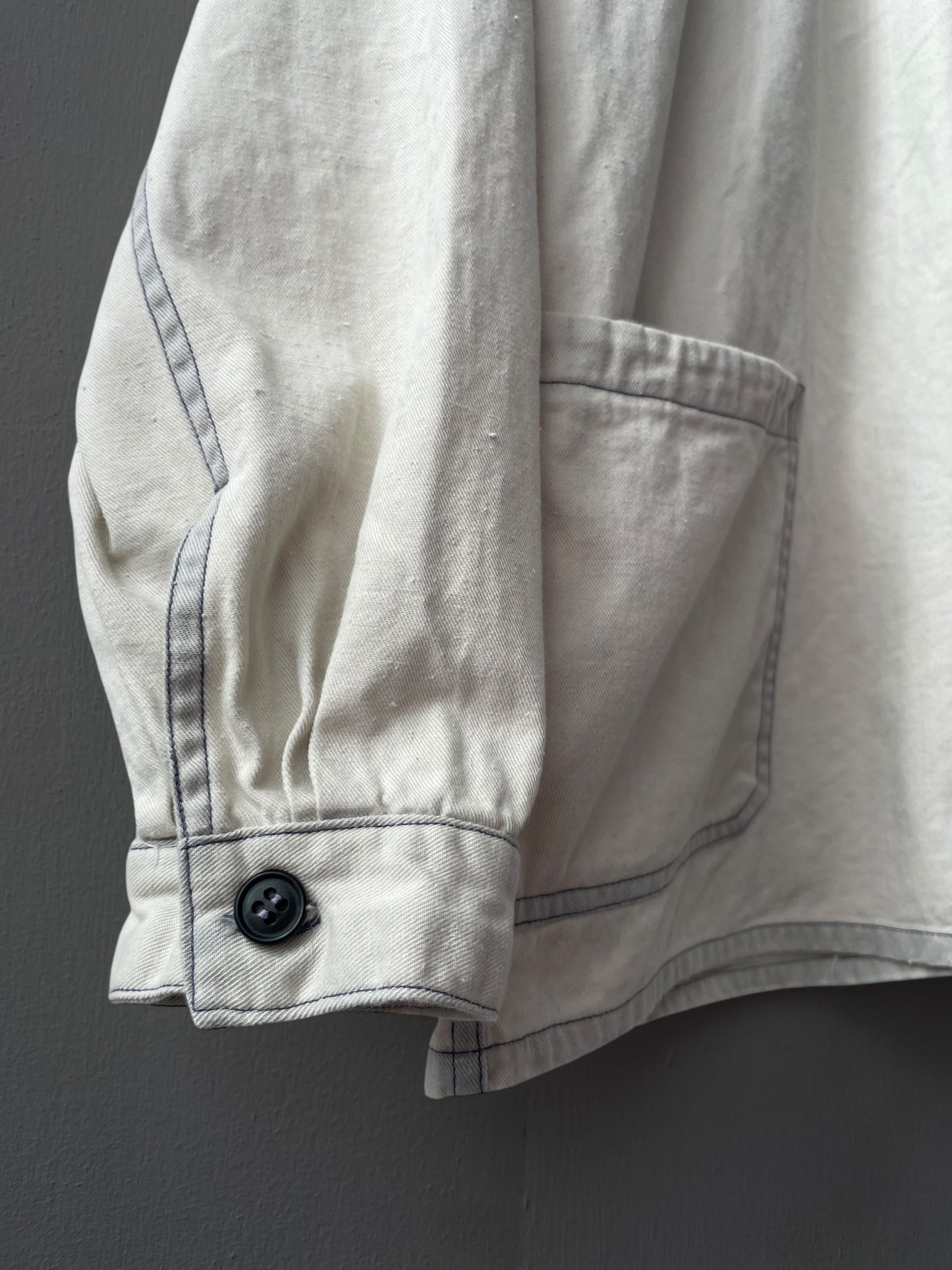 Workwear-Jacke aus verblichener gebleichter Baumwolle