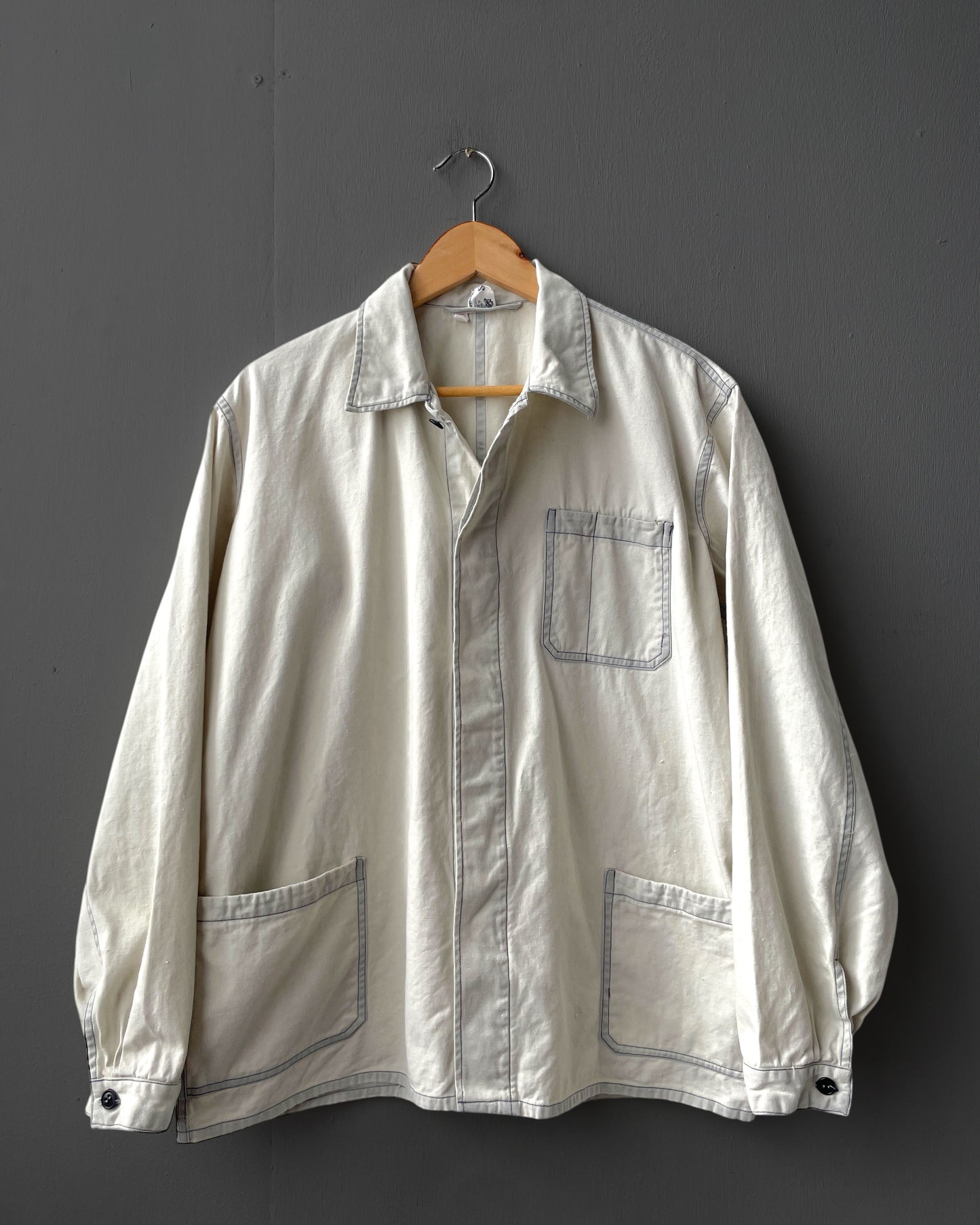 Workwear-Jacke aus verblichener gebleichter Baumwolle