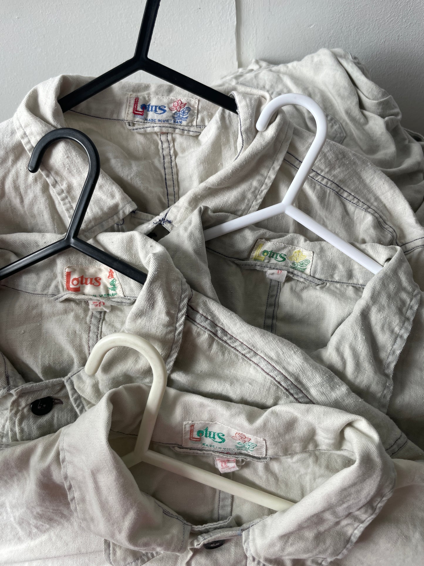 Workwear-Jacke aus verblichener gebleichter Baumwolle