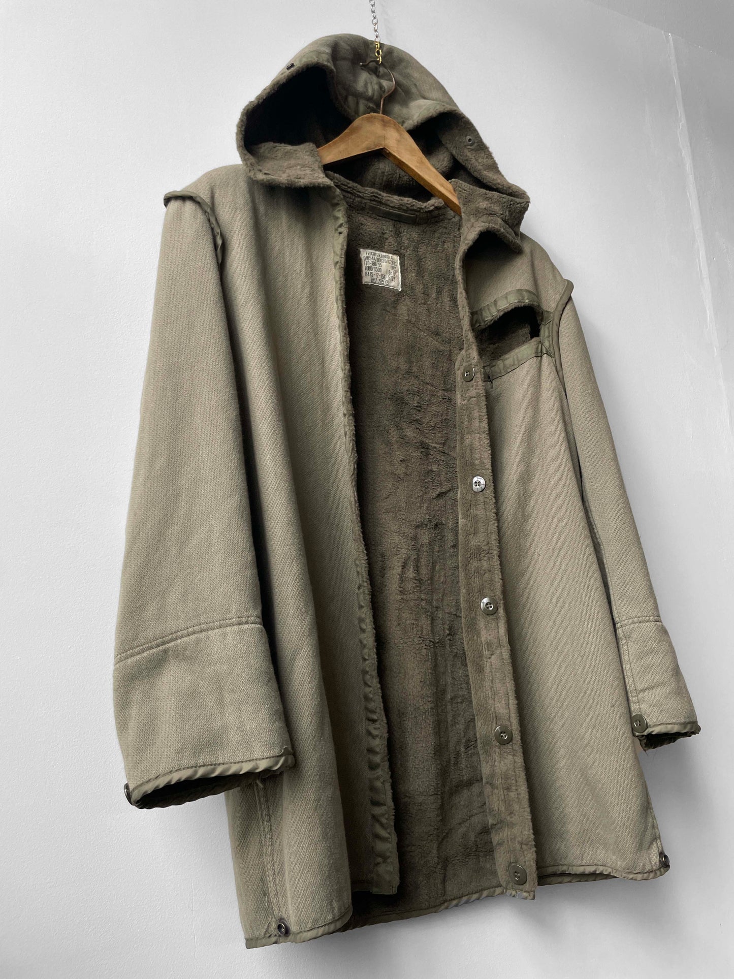 Gestepptes Futter aus Vintage-Baumwolle mit V-Ausschnitt