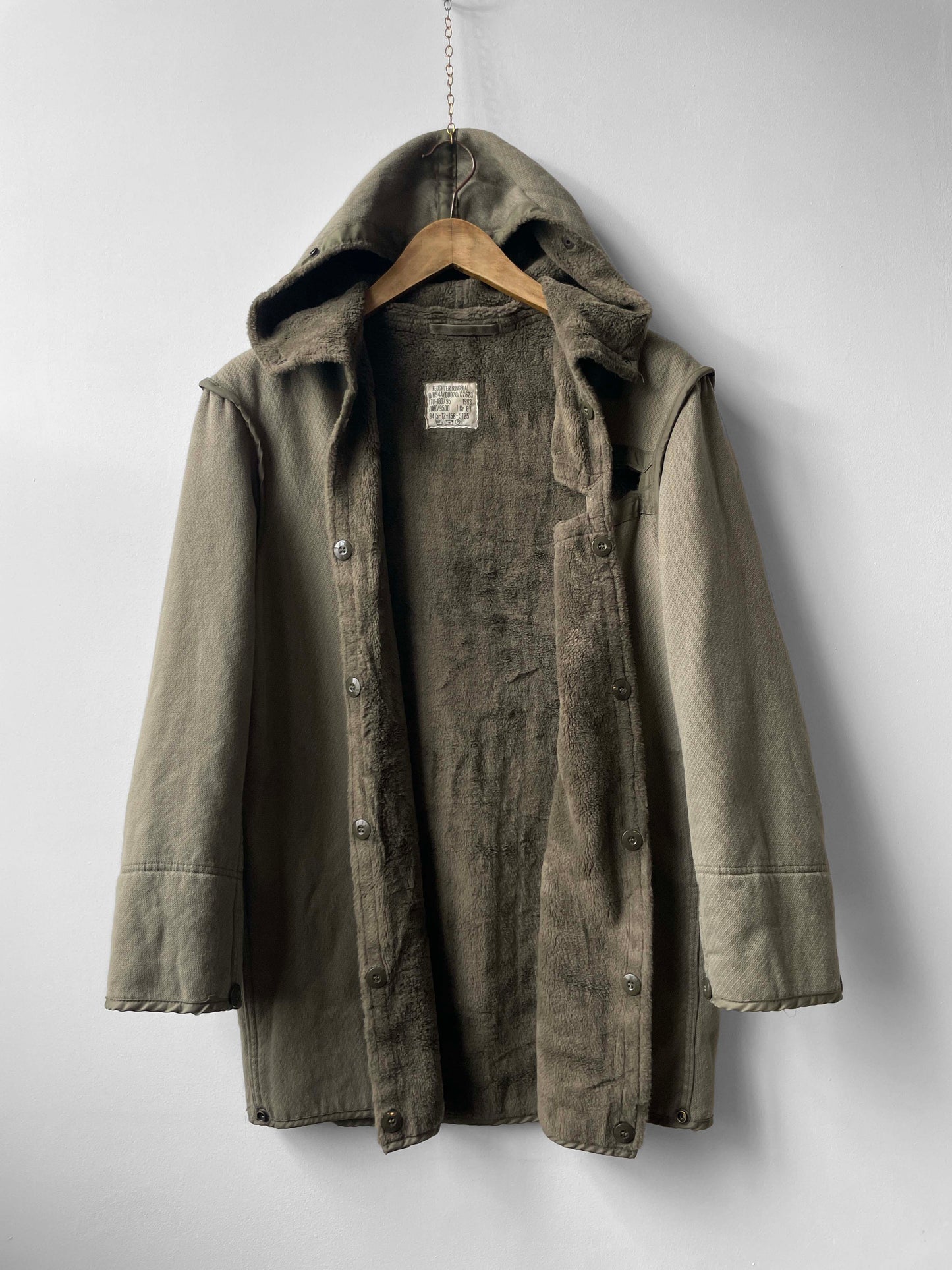 Gestepptes Futter aus Vintage-Baumwolle mit V-Ausschnitt