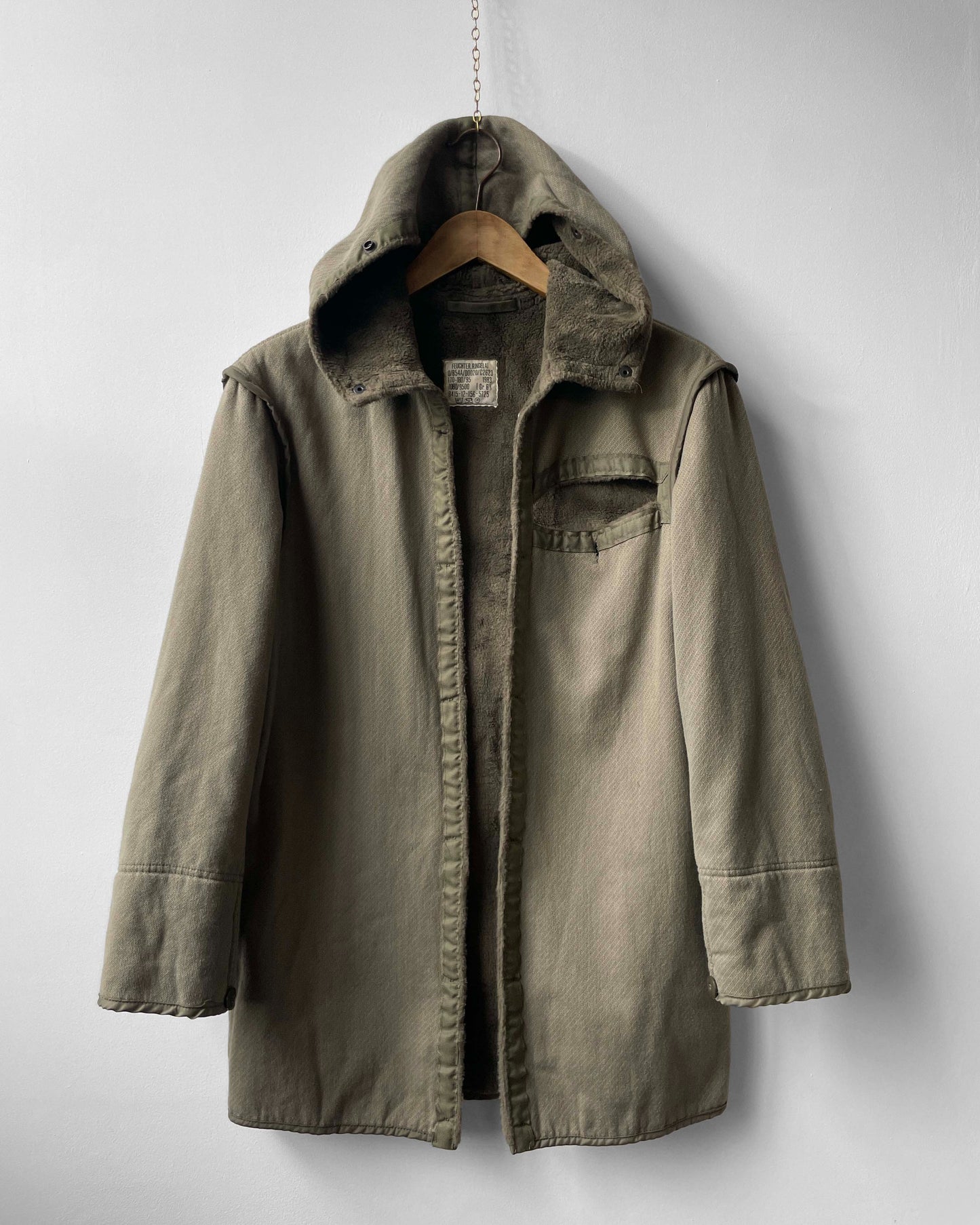 Gestepptes Futter aus Vintage-Baumwolle mit V-Ausschnitt