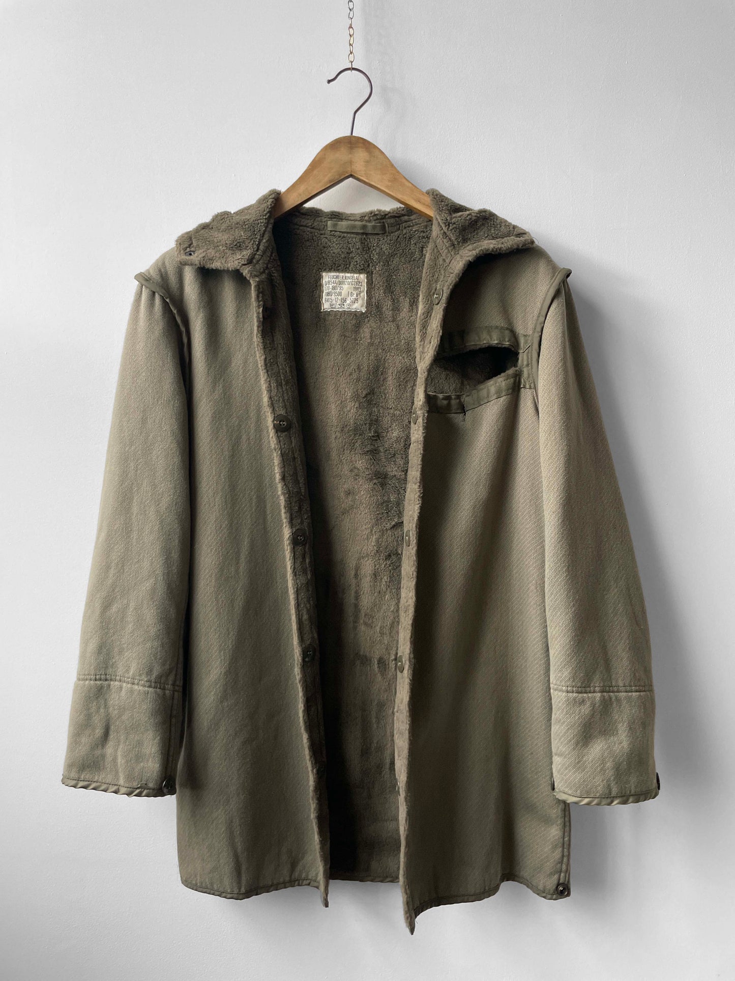 Gestepptes Futter aus Vintage-Baumwolle mit V-Ausschnitt