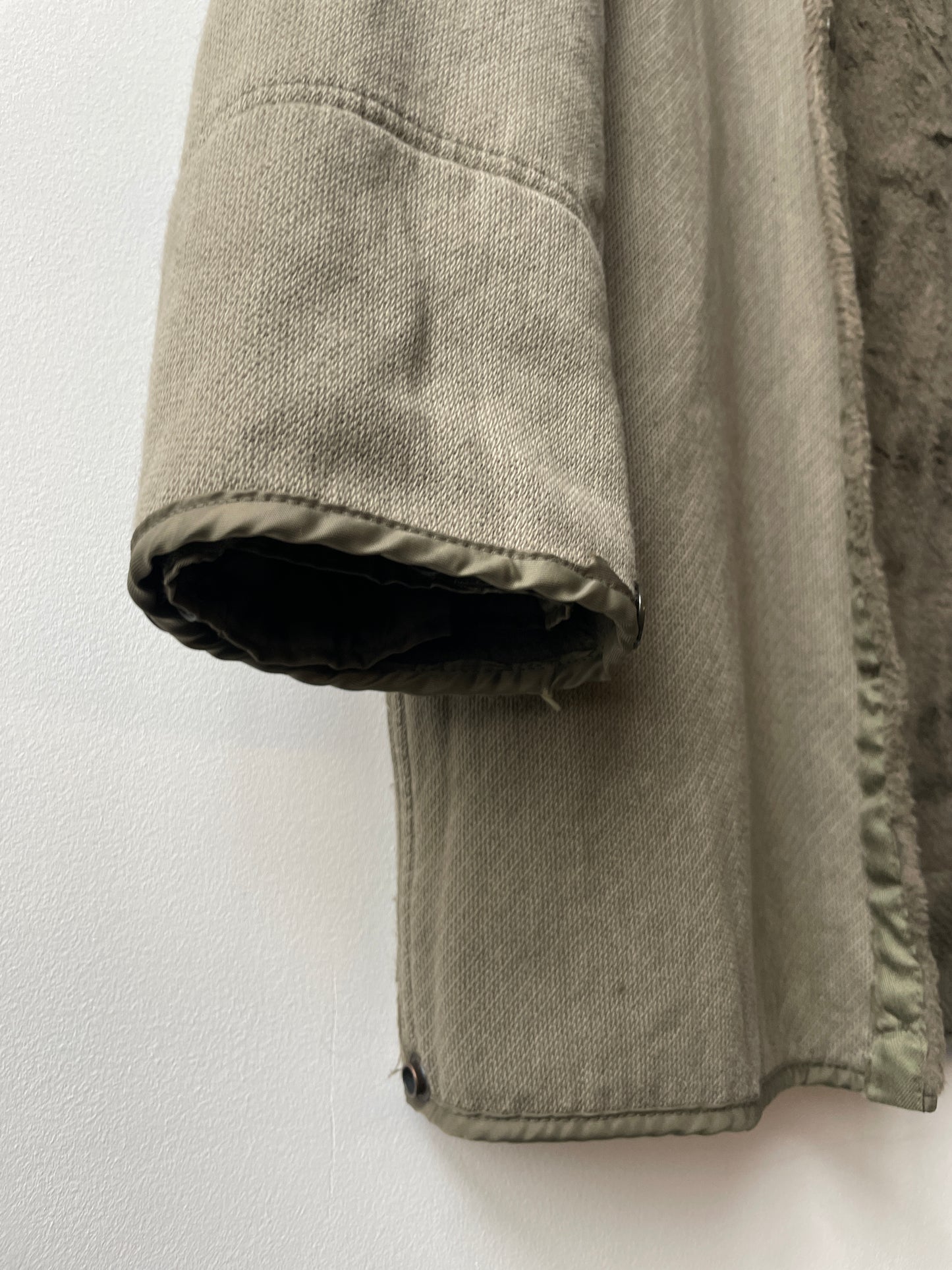 Gestepptes Futter aus Vintage-Baumwolle mit V-Ausschnitt