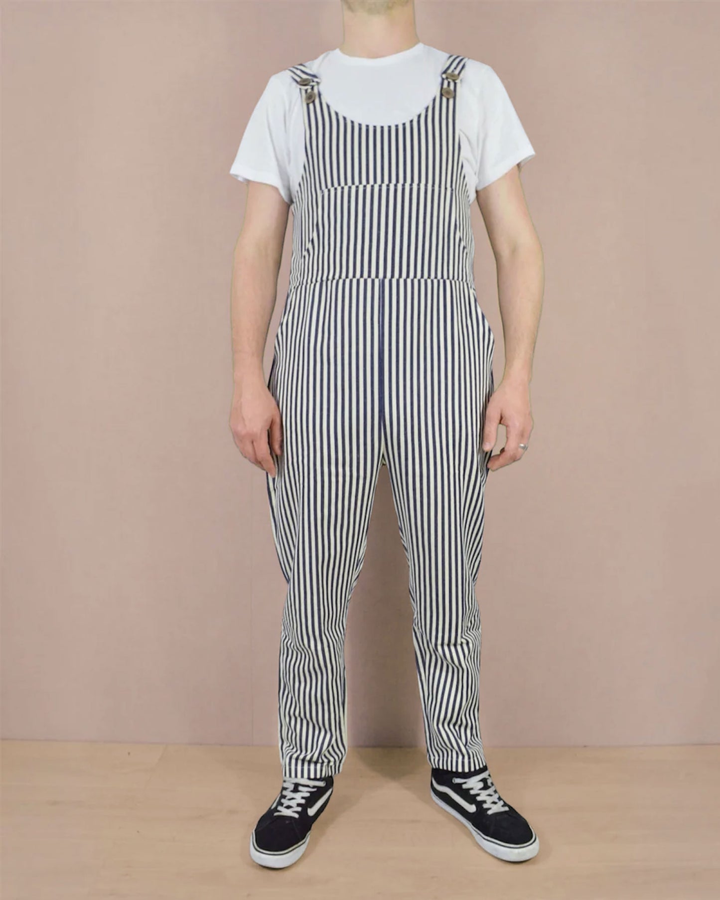 Gestreifte Latzhose aus Hickory