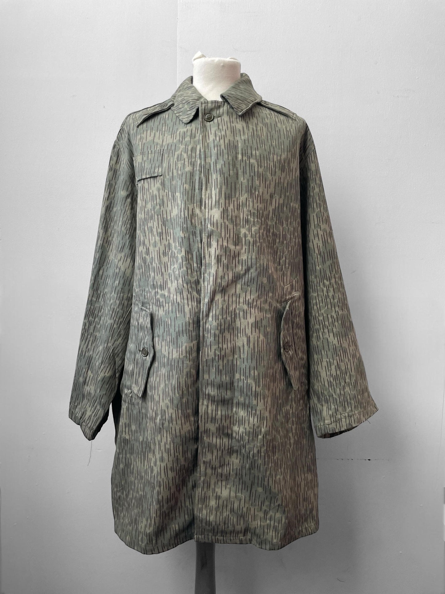 Vintage 60s Raindrop Camo Parka