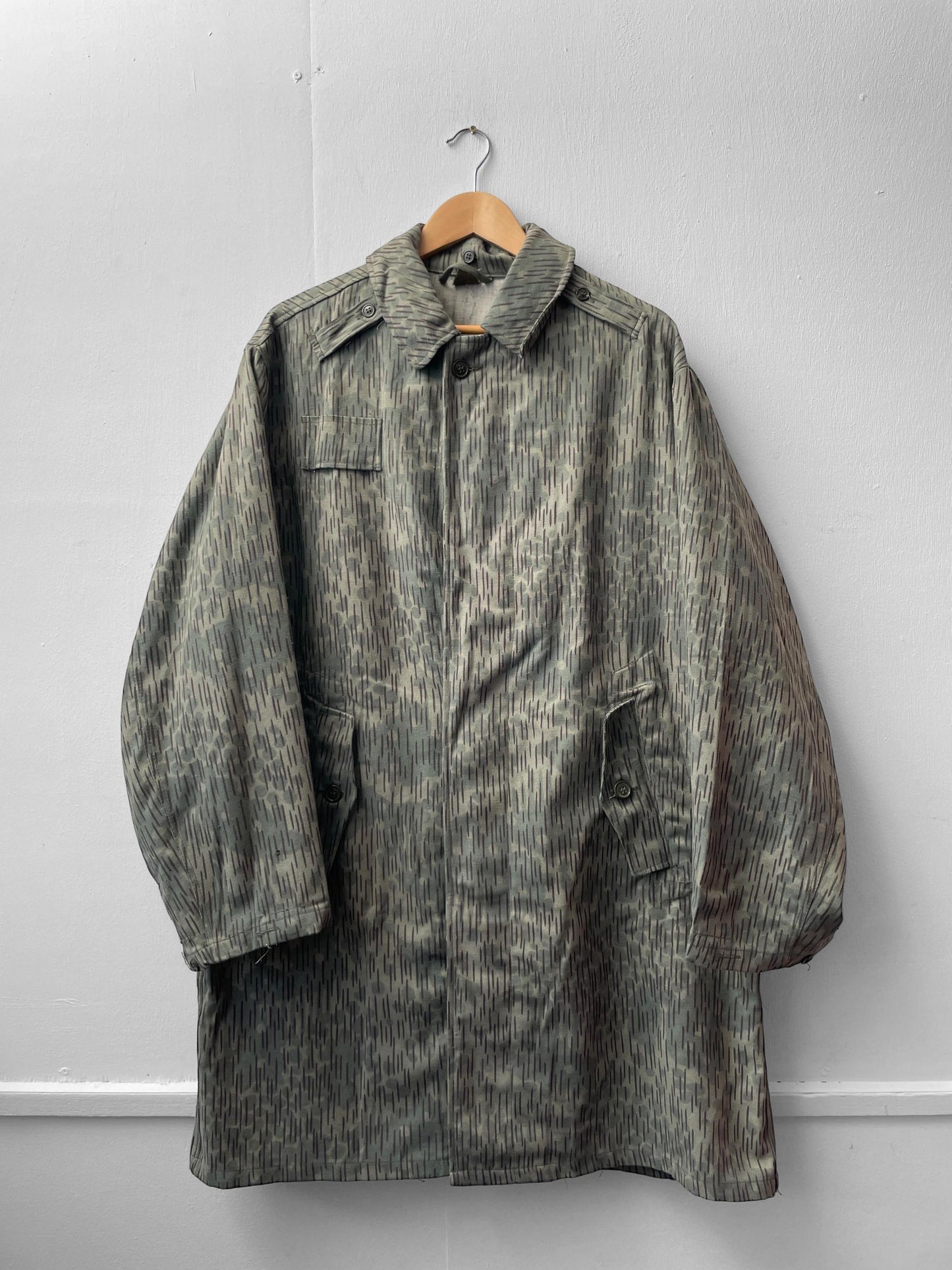 Vintage 60s Raindrop Camo Parka