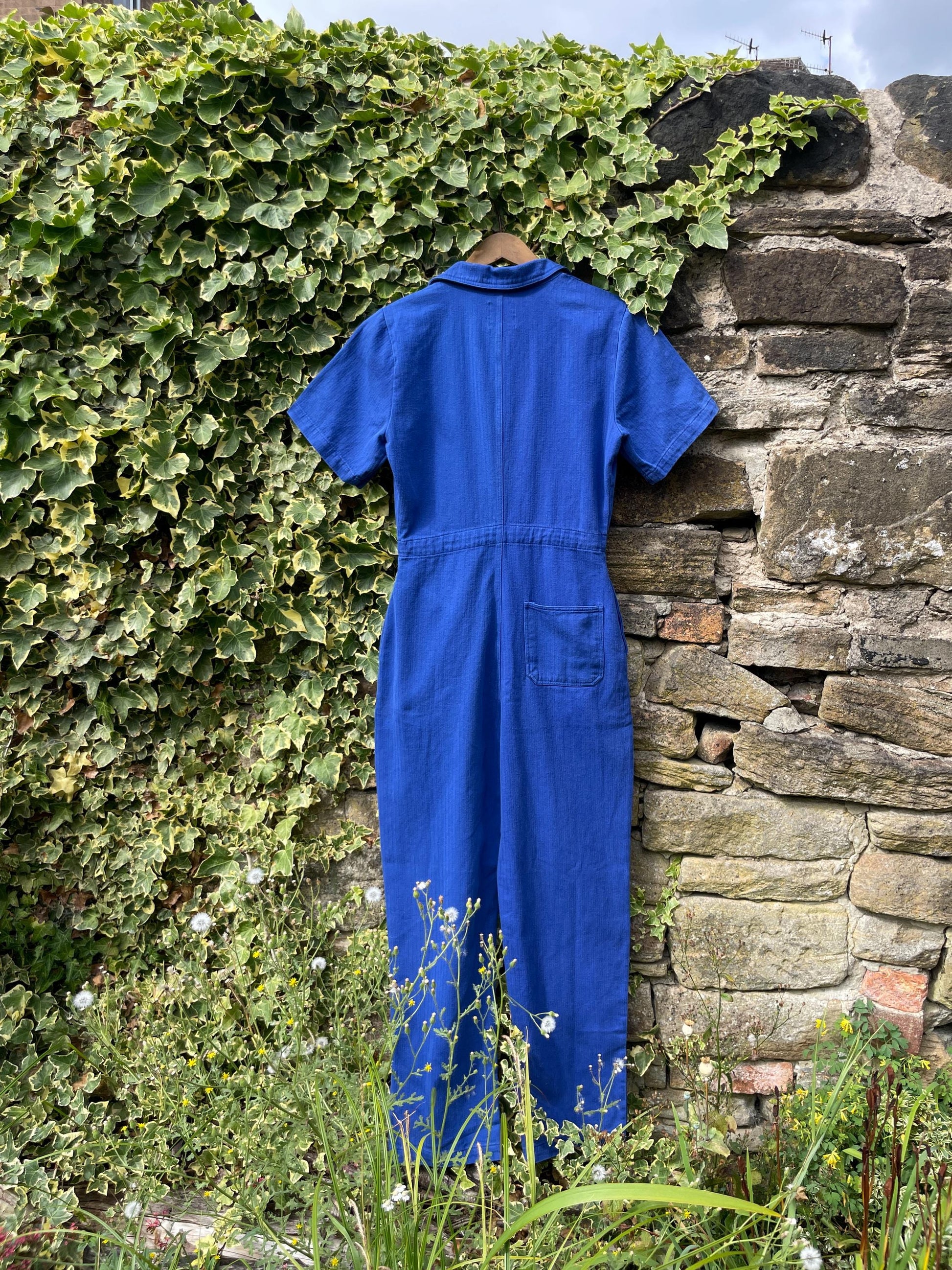 c589a1f8-15f2-424e-8261-7c163369c42e