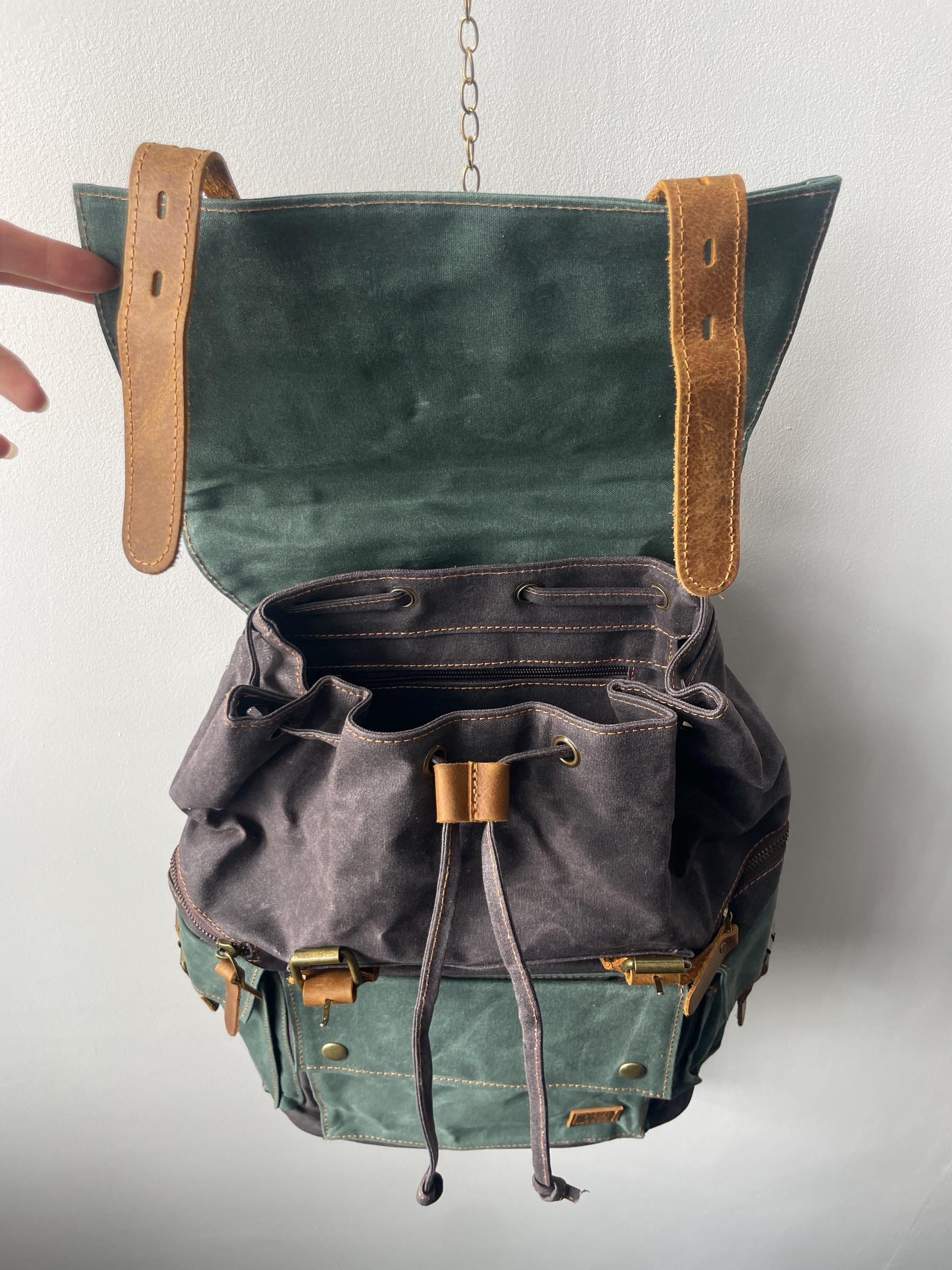 5fabbc2d-ff6b-4ad3-ae39-bf4bbee31c1a